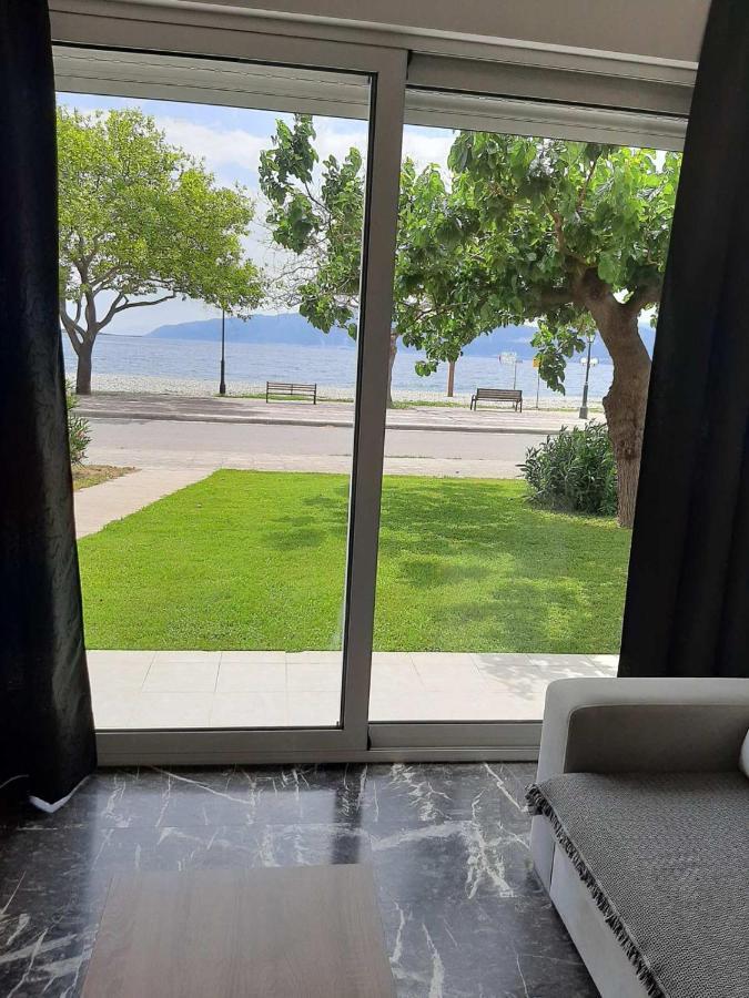 Nafpaktos Seaside Apartment Esterno foto
