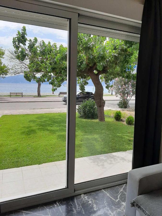 Nafpaktos Seaside Apartment Esterno foto