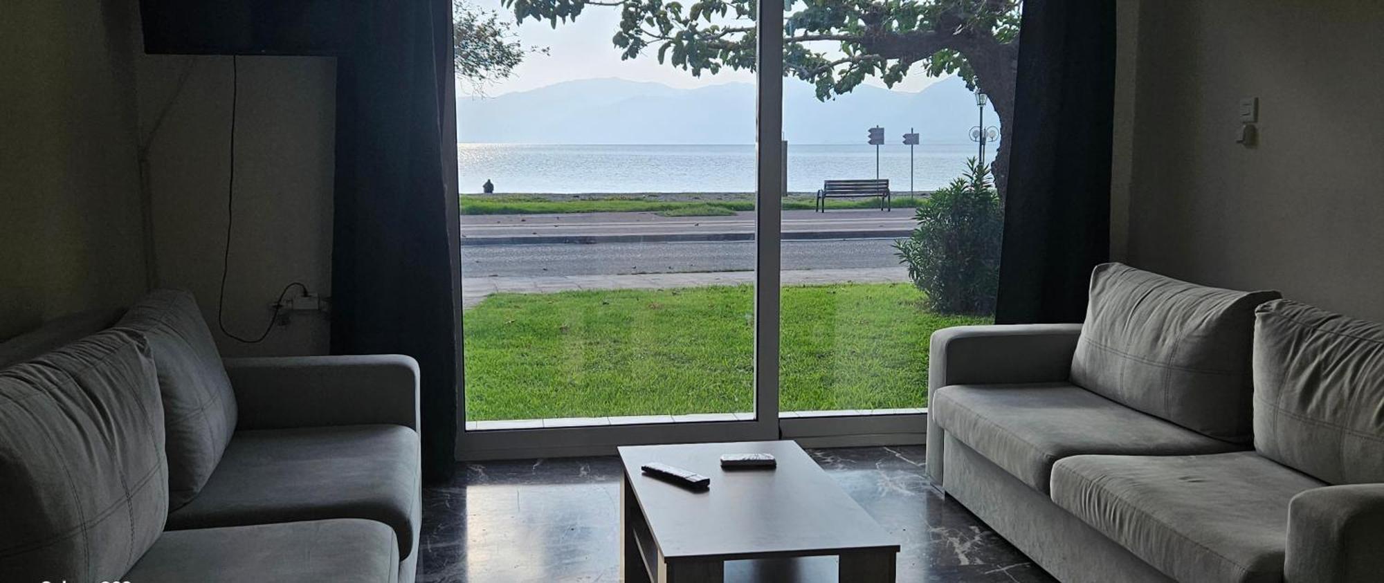 Nafpaktos Seaside Apartment Esterno foto